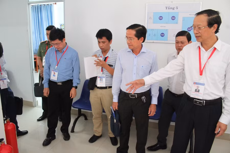 Thứ trưởng Phạm Ngọc Thưởng lưu ý điểm chấm thi về công tác đảm bảo an toàn, đặc biệt là phòng chống cháy nổ.