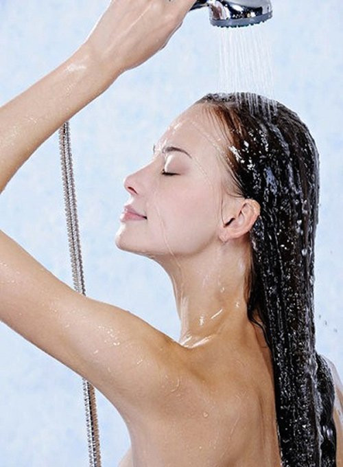 Cách ủ tóc mượt như lụa chỉ với 10 ngàn đồng hình ảnh 3 cach u toc muot nhu lua chi voi 10 ngan dong hinh anh 3