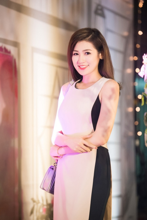 Nhan sắc Ngọc Hân và Tú Anh, kẻ tám lạng người nửa cân - Ảnh 2