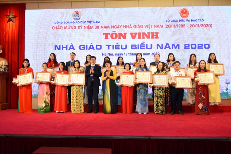 Lễ tôn vinh các nhà giáo tiêu biểu năm 2020. Ảnh: Thế Đại Lễ tôn vinh các nhà giáo tiêu biểu năm 2020. Ảnh: Thế Đại