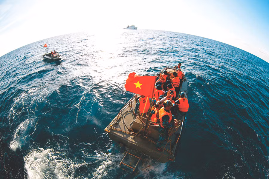 Bức ảnh “Chủ quyền biển đảo” của Trần Thành.