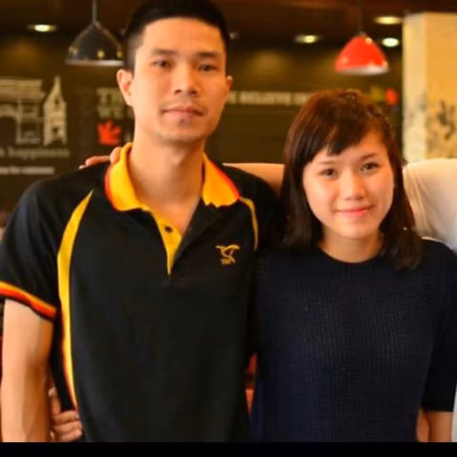  Thùy Chi thường xuyên xuất hiện để ủng hộ anh trai trong các giải đấu. Hải Ninh rất yêu mến và tự hào về cô em. Anh thường nhận xét về em gái một cách hóm hỉnh: Nhà có 2 anh em, mà sao em nó lại hát hay hơn mình hoặc: Em gái mình nhút nhát lắm!. 