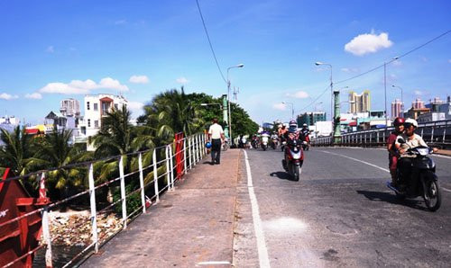 TP HCM: “Khai tử” cây cầu gần trăm tuổi, người dân tiếc nuối ảnh 6 TP HCM: “Khai tử” cây cầu gần trăm tuổi, người dân tiếc nuối ảnh 6