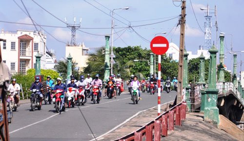 TP HCM: “Khai tử” cây cầu gần trăm tuổi, người dân tiếc nuối ảnh 3 TP HCM: “Khai tử” cây cầu gần trăm tuổi, người dân tiếc nuối ảnh 3