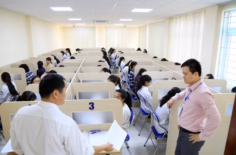 Kỳ thi đánh giá năng lực của ĐH Quốc gia Hà Nội năm học 2015 – 2016. Ảnh: NTCC