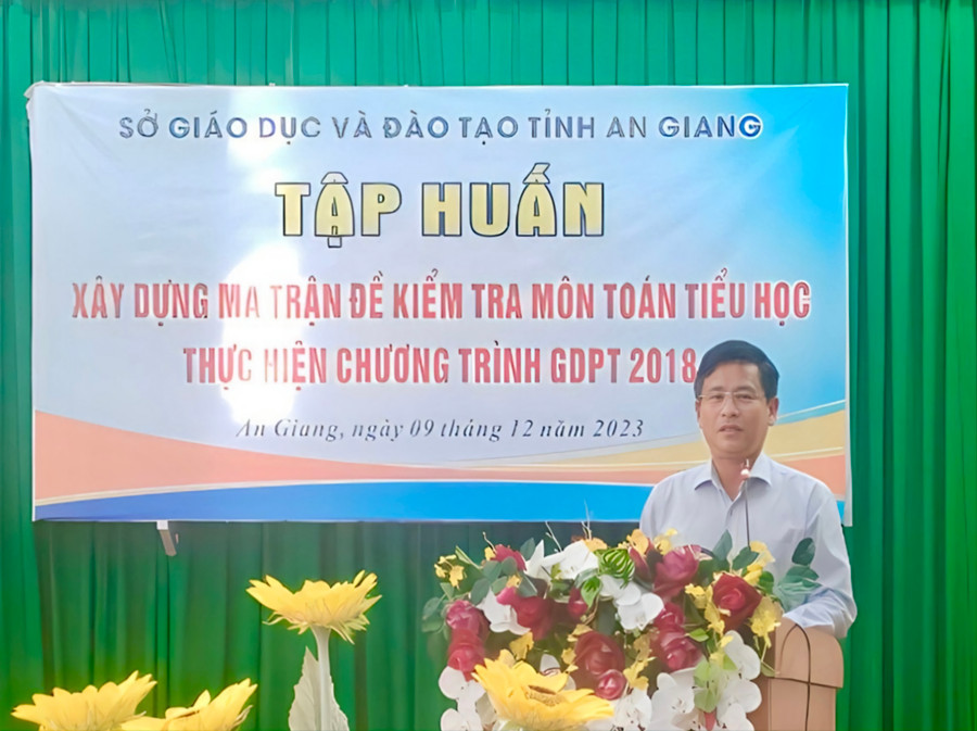 Ông Võ Văn Quới - Trưởng phòng GDMN-GDTH, Sở GD&ĐT An Giang phát biểu tại lớp tập huấn. Ông Võ Văn Quới - Trưởng phòng GDMN-GDTH, Sở GD&ĐT An Giang phát biểu tại lớp tập huấn.