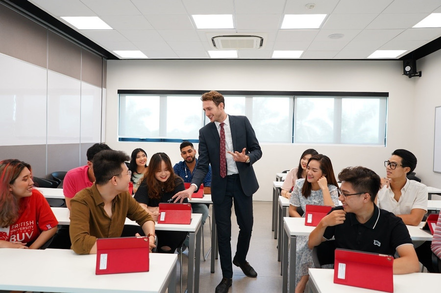 Các chuyên gia truyền thông chuyên nghiệp thế hệ mới chỉ nắm chắc nguyên lý truyền thông là không đủ.