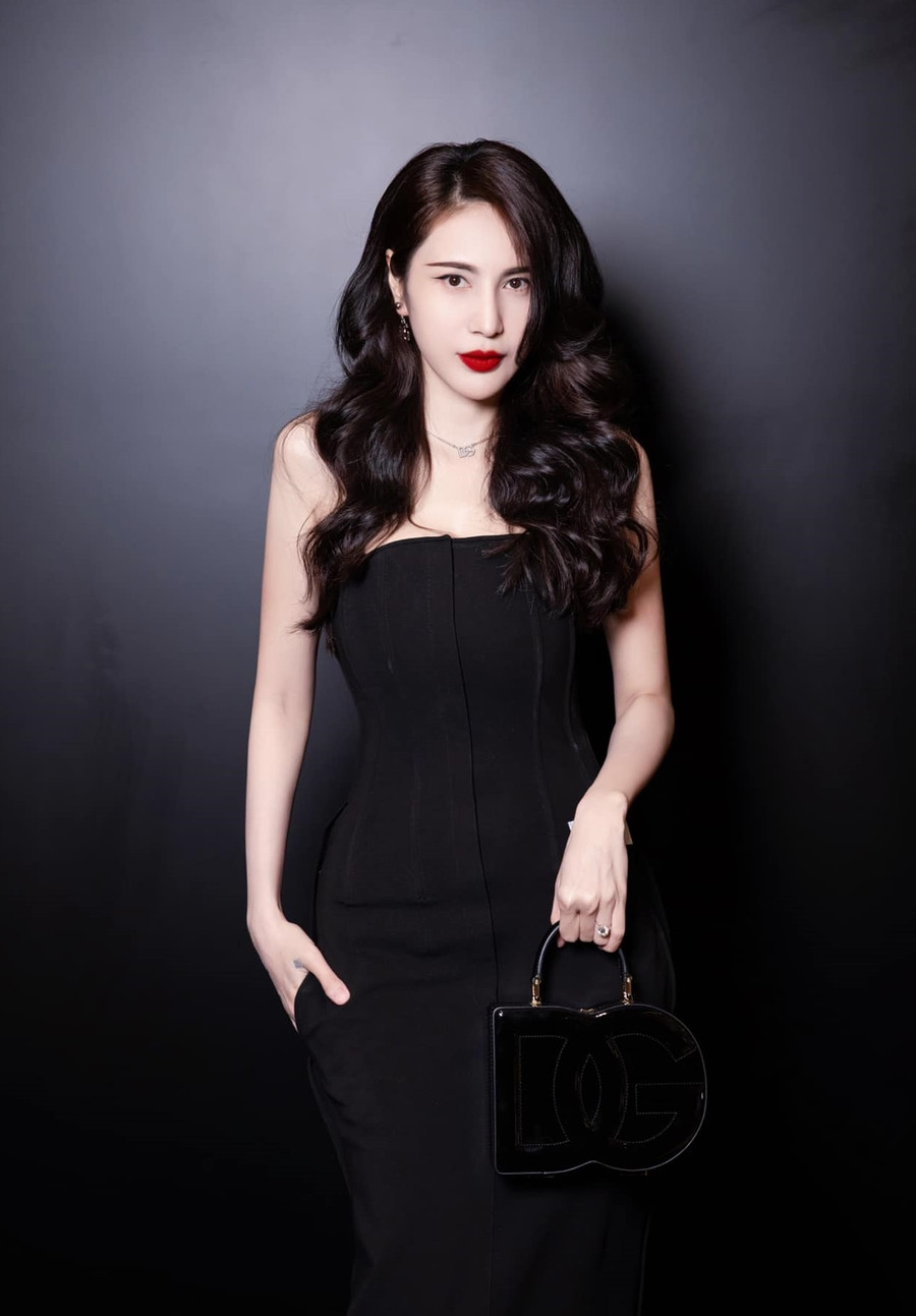 Thủy Tiên lên tiếng về drama mượn tiền. Thủy Tiên lên tiếng về drama mượn tiền.