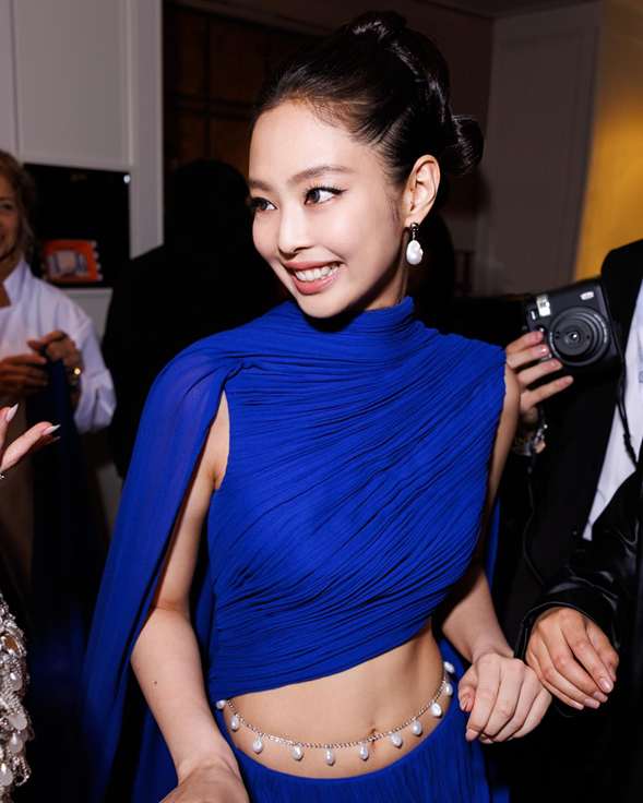Jennie (BLACKPINK) xuất hiện vô cùng ấn tượng tại Met Gala 2024. Jennie (BLACKPINK) xuất hiện vô cùng ấn tượng tại Met Gala 2024.