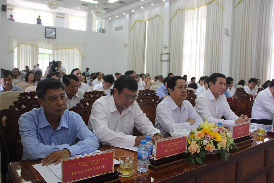 Đại diện lãnh đạo các tỉnh, thành ĐBSCL tham dự hội nghị