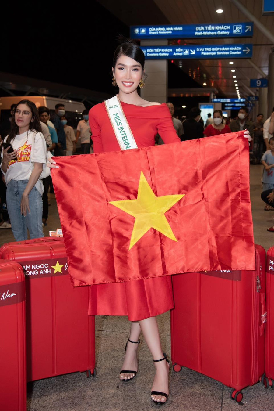 Tối 28/11, Á hậu Phương Anh đã lên đường sang Nhật Bản, chính thức bước vào hành trình dự thi Miss International 2022 - Hoa hậu Quốc tế 2022. Tối 28/11, Á hậu Phương Anh đã lên đường sang Nhật Bản, chính thức bước vào hành trình dự thi Miss International 2022 - Hoa hậu Quốc tế 2022.