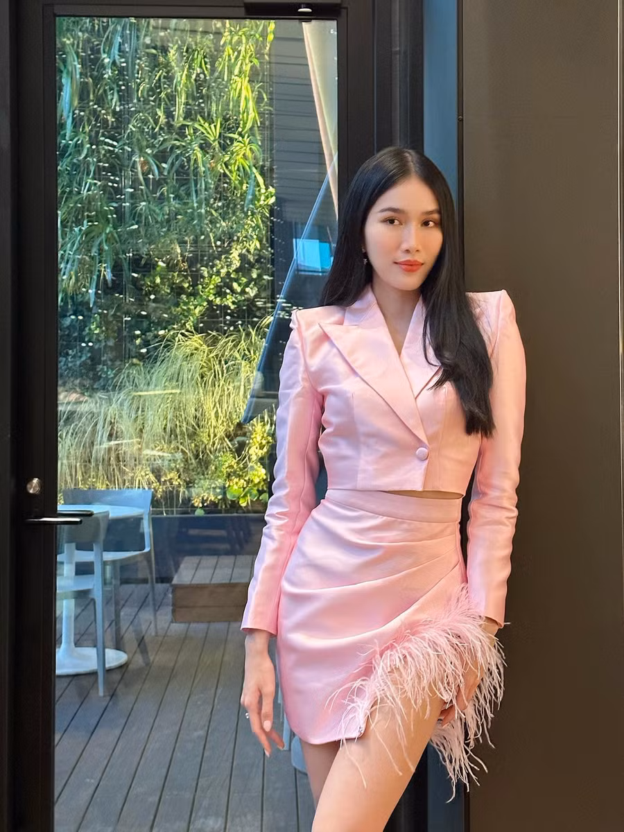 Ngay ngày đầu tiên đến xứ sở hoa anh đào, Phương Anh đã được khen ngợi với diện mạo xinh đẹp, ngọt ngào.