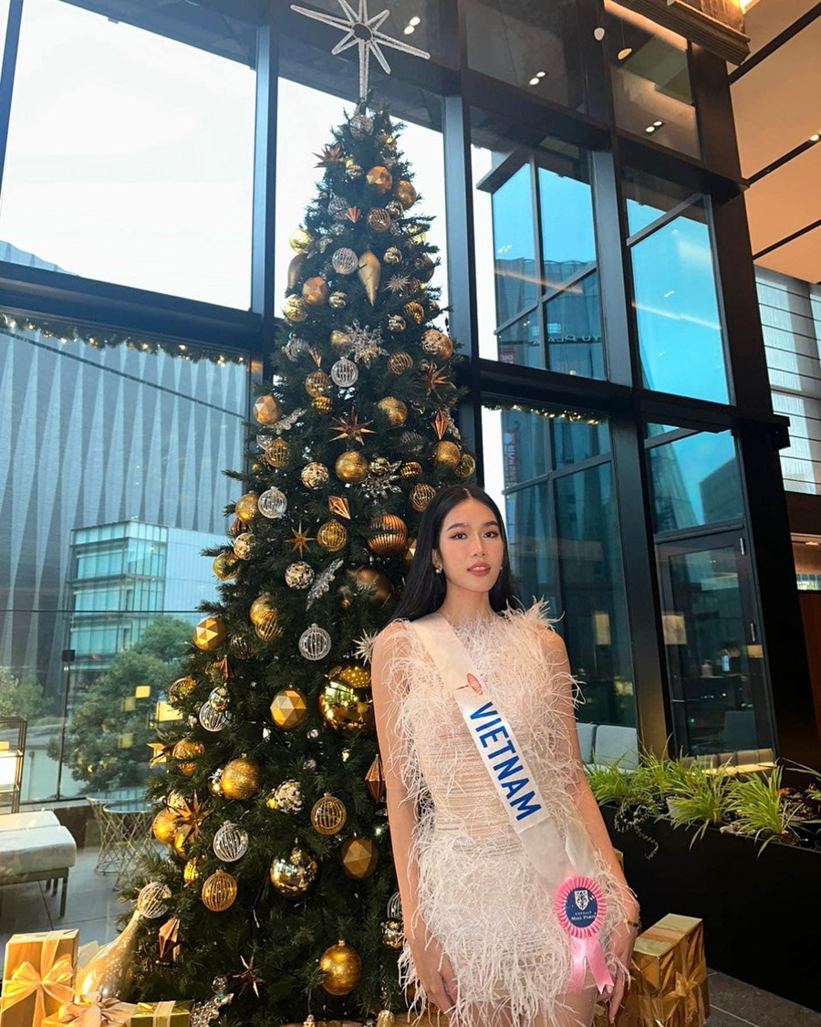 Phương Anh trong ngày đầu tiên khi đến với thành phố Osaka, Nhật Bản. Phương Anh trong ngày đầu tiên khi đến với thành phố Osaka, Nhật Bản.