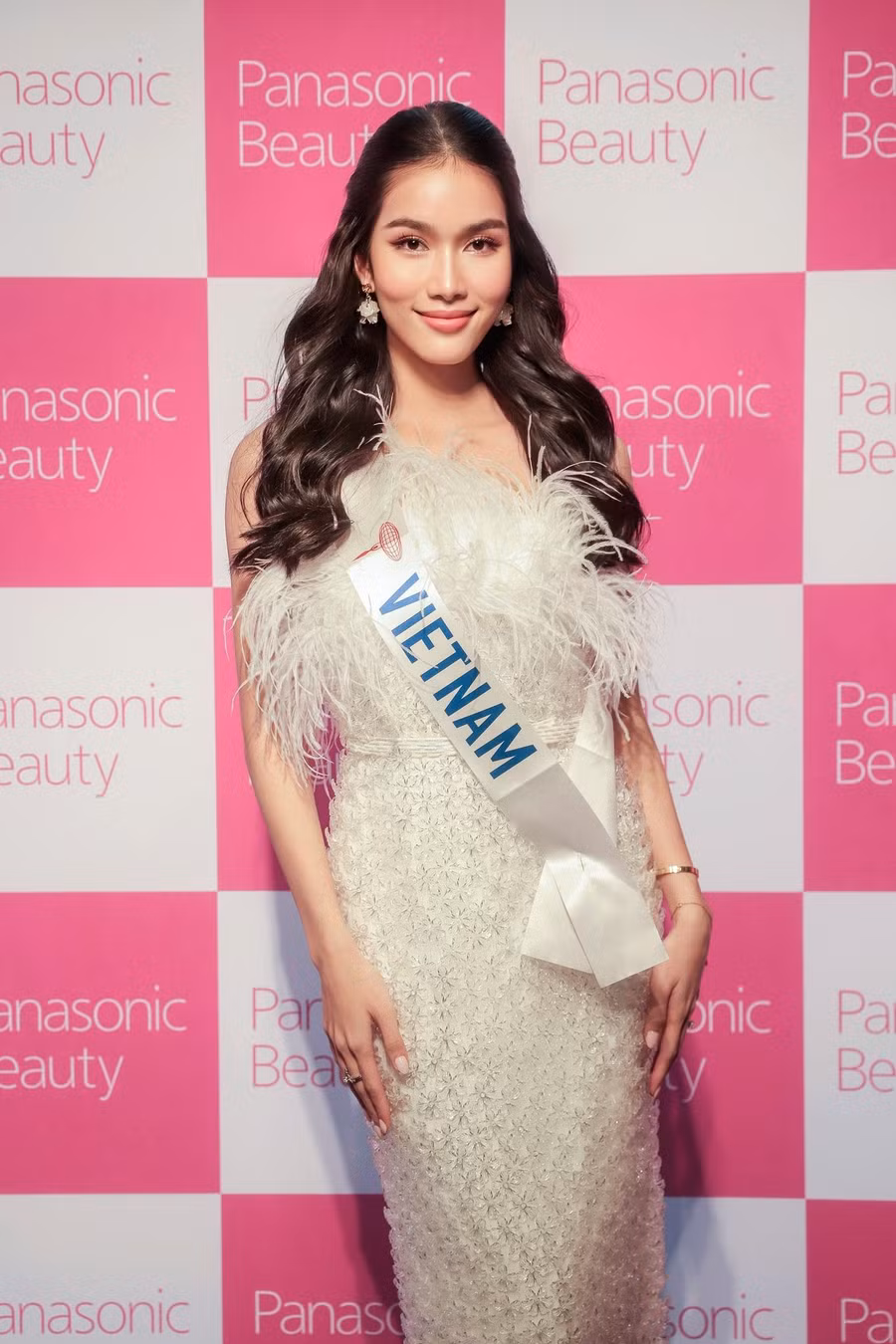 Á hậu Phương Anh đại diện Việt Nam tham gia chinh chiến tại Miss International - Hoa hậu Quốc tế 2022.