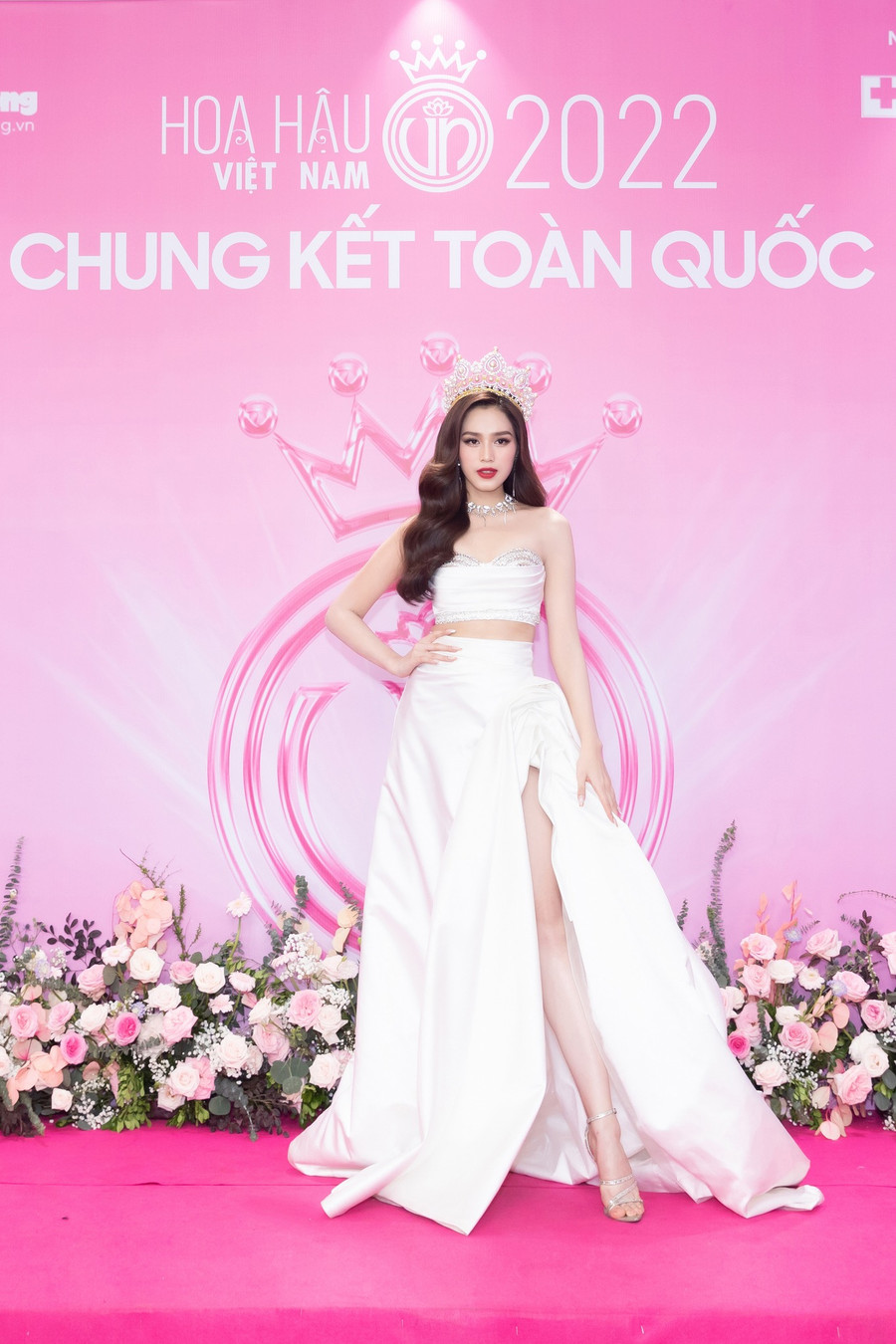 Sau 2 năm đăng quang, Hoa hậu Đỗ Hà ngày càng trưởng thành, đảm nhận nhiều vị trí quan trọng trong các show thời trang, xuất hiện thường xuyên trên các tạp chí, đồng thời cũng là khách mời của các chương trình, sự kiện lớn. Cô ngày càng khẳng định được vị thế và sức ảnh hưởng của mình trong suốt nhiệm kỳ. Sau 2 năm đăng quang, Hoa hậu Đỗ Hà ngày càng trưởng thành, đảm nhận nhiều vị trí quan trọng trong các show thời trang, xuất hiện thường xuyên trên các tạp chí, đồng thời cũng là khách mời của các chương trình, sự kiện lớn. Cô ngày càng khẳng định được vị thế và sức ảnh hưởng của mình trong suốt nhiệm kỳ.
