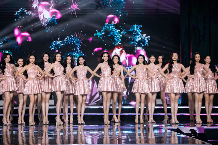 Top 35 thí sinh của vòng chung kết Hoa hậu Việt Nam 2022 đã chính thức bước vào đêm thi cuối cùng để chọn ra người chiến thắng.