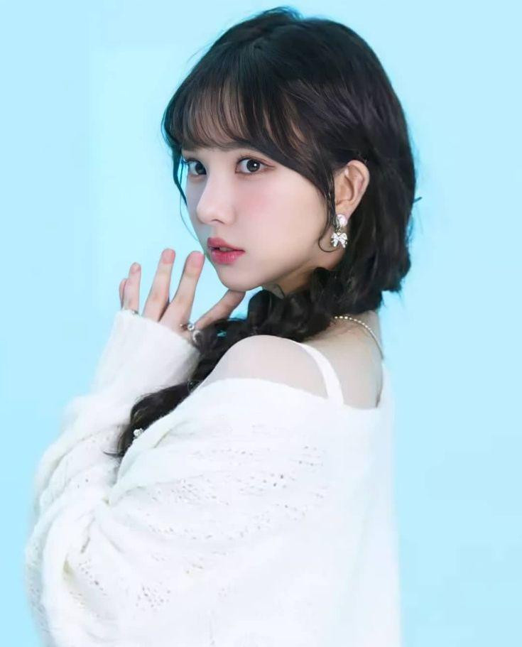 Eunha (VIVIZ) vị trí số 17. Eunha (VIVIZ) vị trí số 17.