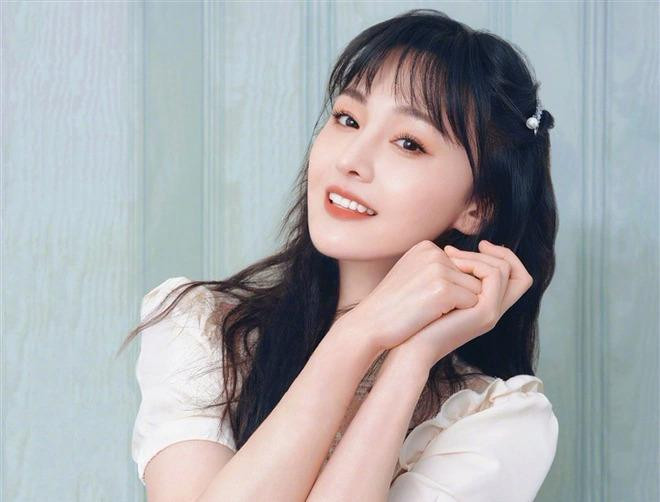Nữ diễn viên Trịnh Sảng. Nữ diễn viên Trịnh Sảng.