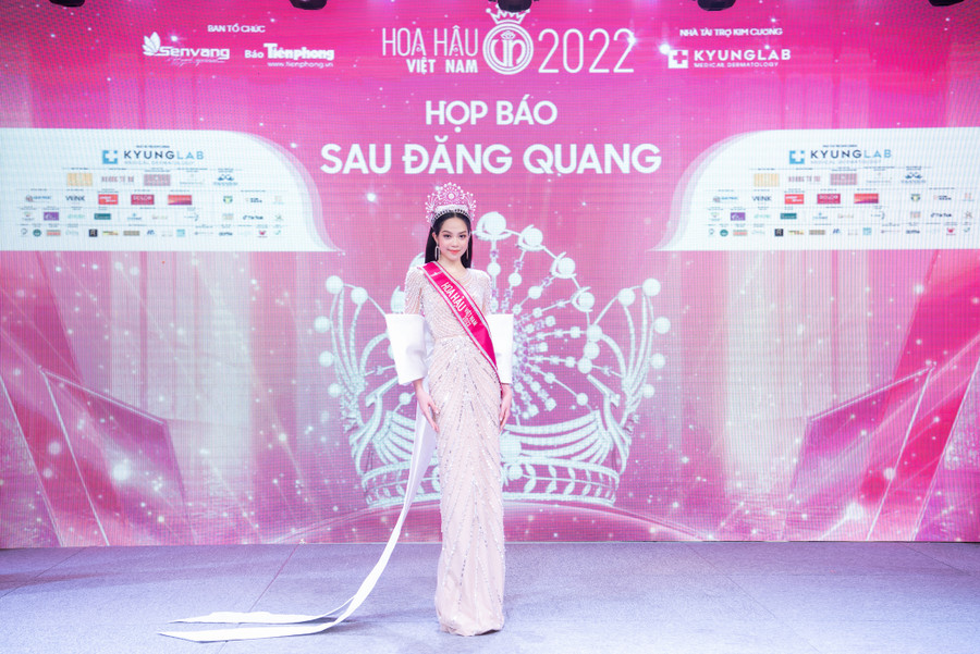 Huỳnh Thị Thanh Thủy xuất hiện vô cùng xinh đẹp và nổi bật sau đêm đăng quang Hoa hậu Việt Nam 2022.