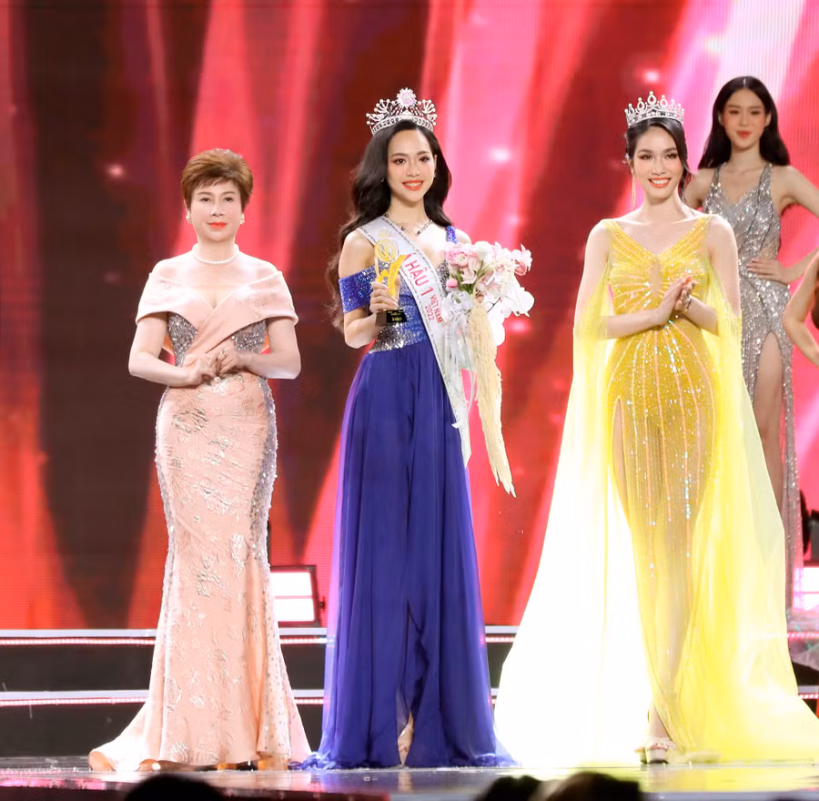 Á hậu 1 Trịnh Thùy Linh sở hữu vẻ đẹp ngọt ngào, dịu dàng.