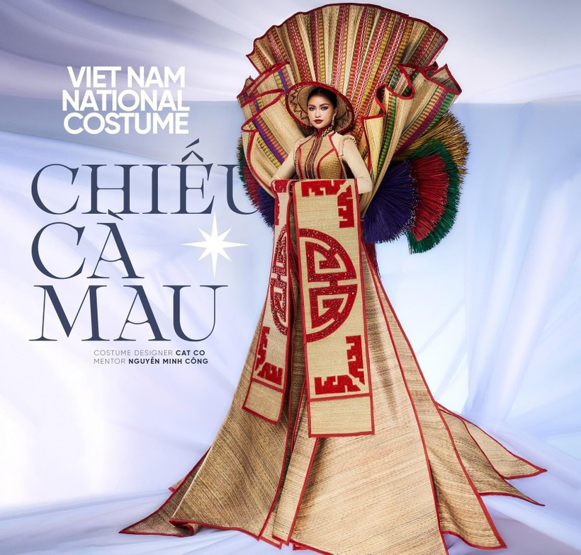 Phiên bản trang phục dân tộc &quot;Chiếu Cà Mau&quot; được Ngọc Châu công bố lần đầu tiên.