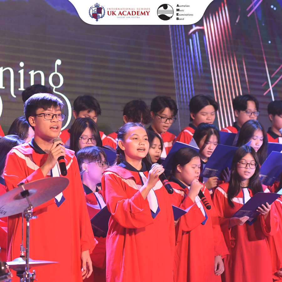 Những màn biểu diễn hấp dẫn, được đầu tư kĩ lưỡng đến từ các bạn học sinh tài năng. Những màn biểu diễn hấp dẫn, được đầu tư kĩ lưỡng đến từ các bạn học sinh tài năng.