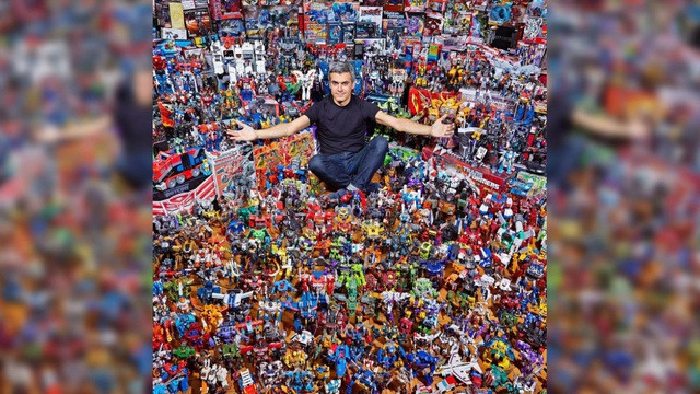 Bộ sưu tập của AJ Ard, California Mỹ có 3.625 con robot đã được ghi vào kỷ lục Guiness vào ngày 9/1/2018. Với bộ sưu tập của mình, AJ đã lên kế hoạch mở một cửa hàng đồ chơi.