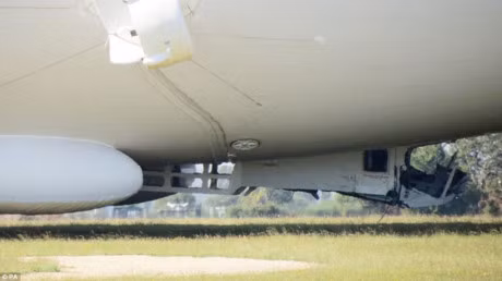 Can canh chiec may bay lon nhat the gioi duoc nhieu nguoi vi nhu 