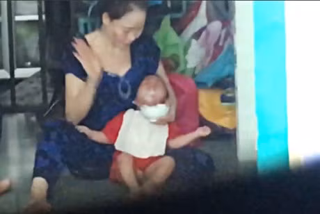 Dinh chi diem giu tre danh dap tre em - Anh 1