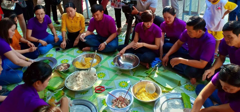 Tết ấm cho thầy và trò