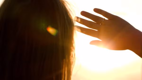 10 nam sau khi nhap vien vi nhuom toc, co gai an han ca doi vi cuoc song "dia nguc" - 5