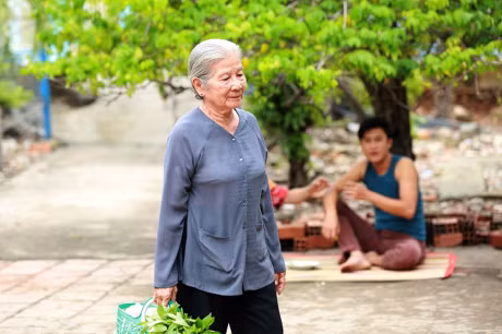 Cam phuc nu NSUT mang ten 