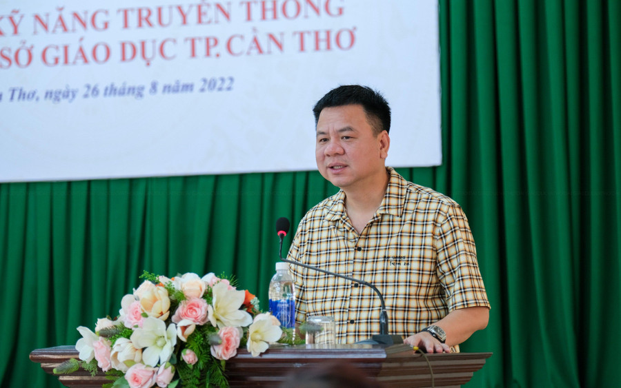 Nhà báo Triệu Ngọc Lâm - Tổng Biên tập Báo GD&TĐ phát biểu tại lễ ký kết. Nhà báo Triệu Ngọc Lâm - Tổng Biên tập Báo GD&TĐ phát biểu tại lễ ký kết.