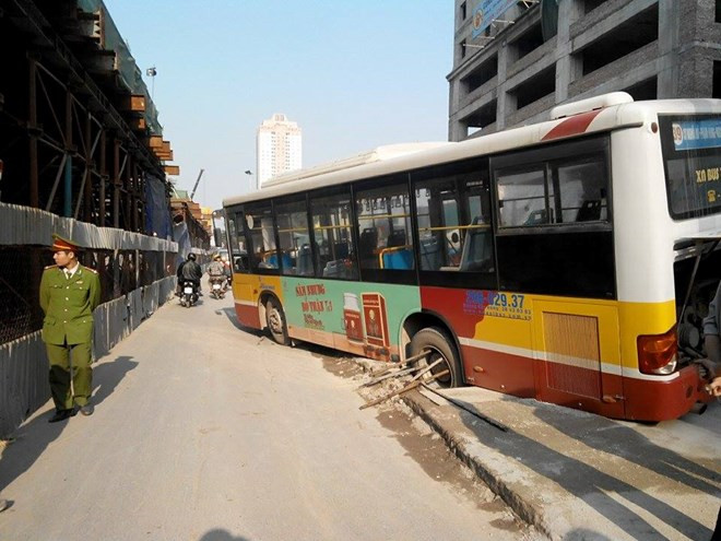 Hiện trường vụ sập hố ga