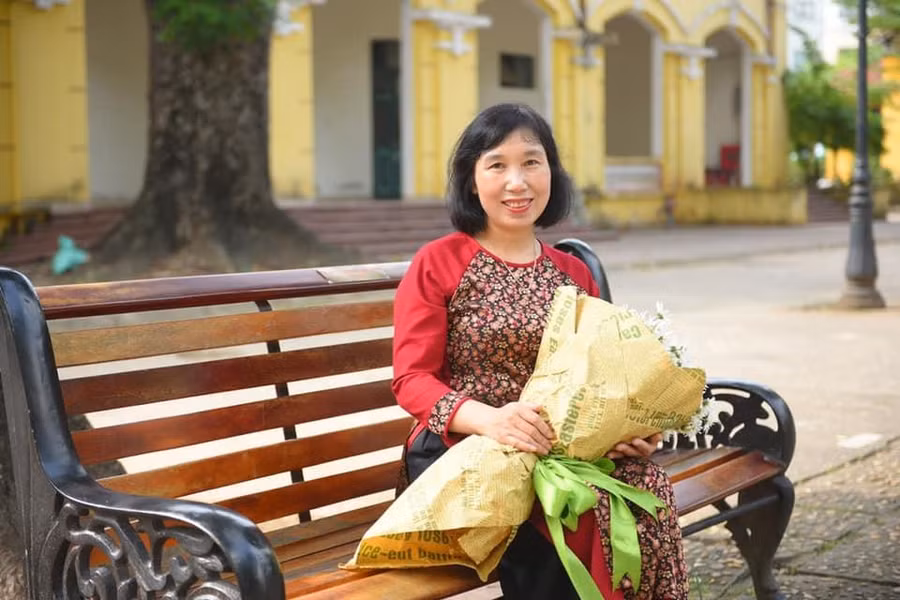 Cô Nguyễn Thị Kim Hoa - giáo viên Trường THPT Chu Văn An (quận Tây Hồ, Hà Nội). Ảnh: TG.