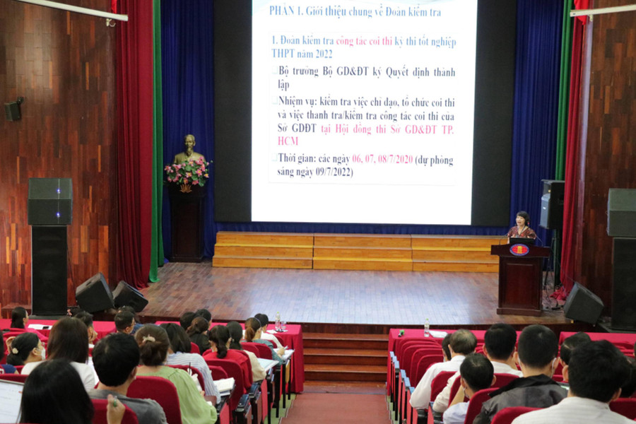 Trường ĐH Khoa học Xã hội và Nhân văn TPHCM tổ chức tập huấn nghiệp vụ kiểm tra Kỳ thi tốt nghiệp THPT năm 2022 (ngày 22/6).