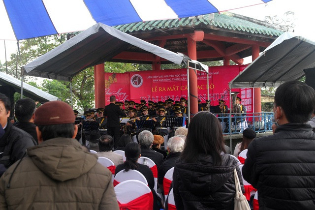 Dàn nhạc kèn ở công viên bờ sông Hương (TP Huế) sẽ là một điểm nhấn thú vị trong dip Tết này.