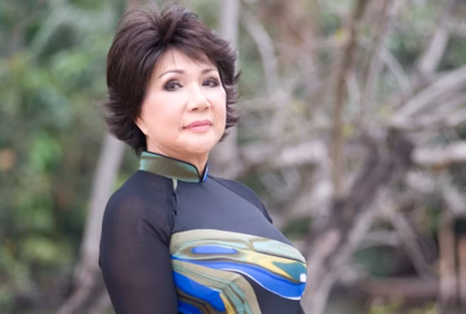 Nữ danh ca Lệ Thu.