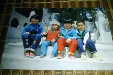 Nhan duyen ky dieu: Cap doi vo tinh phat hien 11 nam truoc nguoi vo tung xuat hien trong buc anh cua chong - Anh 2