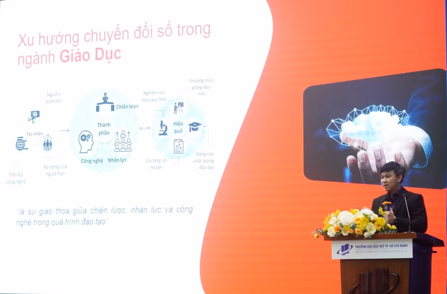 Hội thảo chia sẻ kinh nghiệm về chuyển đổi số được các trường đại học tổ chức thường xuyên.