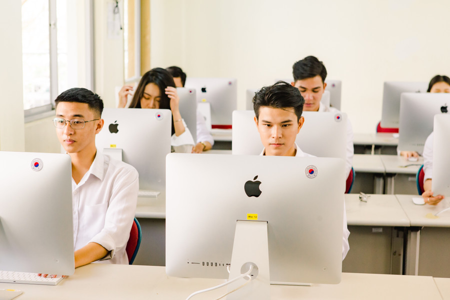 Sinh viên ĐH Đà Nẵng. Ảnh: Internet. Sinh viên ĐH Đà Nẵng. Ảnh: Internet.