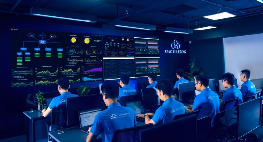 Sinh viên Trường ĐH CMC - mô hình đại học số đầu tiên của Việt Nam. Ảnh: NTCC