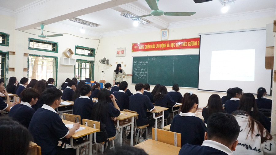 Giờ học môn Ngữ văn của lớp 12C3 Trường THPT thành phố Lai Châu. Giờ học môn Ngữ văn của lớp 12C3 Trường THPT thành phố Lai Châu.