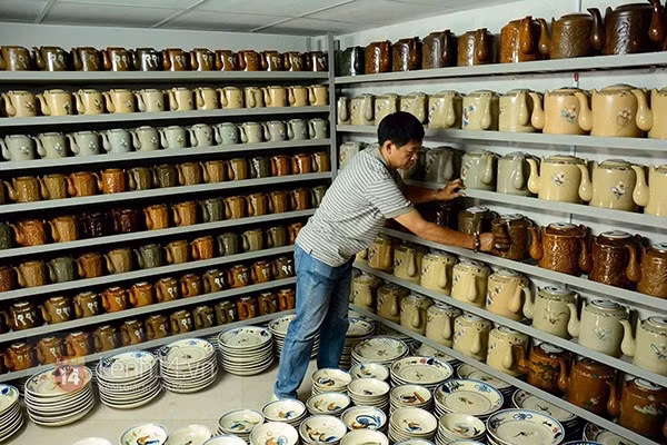 Kho báu hơn 100 ngàn đồ cổ của “ông vua gốm sứ Sài Gòn“ ảnh 1