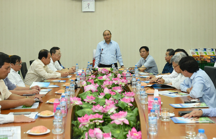 Thủ tướng Nguyễn Xuân Phúc làm việc lãnh đạoTập đoàn Lộc Trời. Ảnh: VGP/Quang Hiếu Thủ tướng Nguyễn Xuân Phúc làm việc lãnh đạoTập đoàn Lộc Trời. Ảnh: VGP/Quang Hiếu