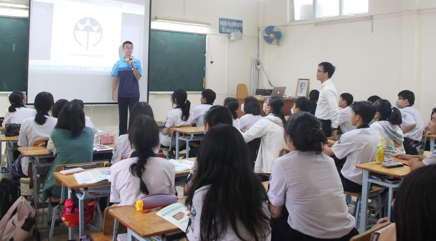 Một tiết học của học sinh Trường THPT Bùi Thị Xuân.