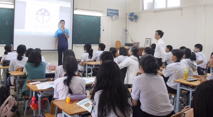 Một tiết học của học sinh Trường THPT Bùi Thị Xuân.