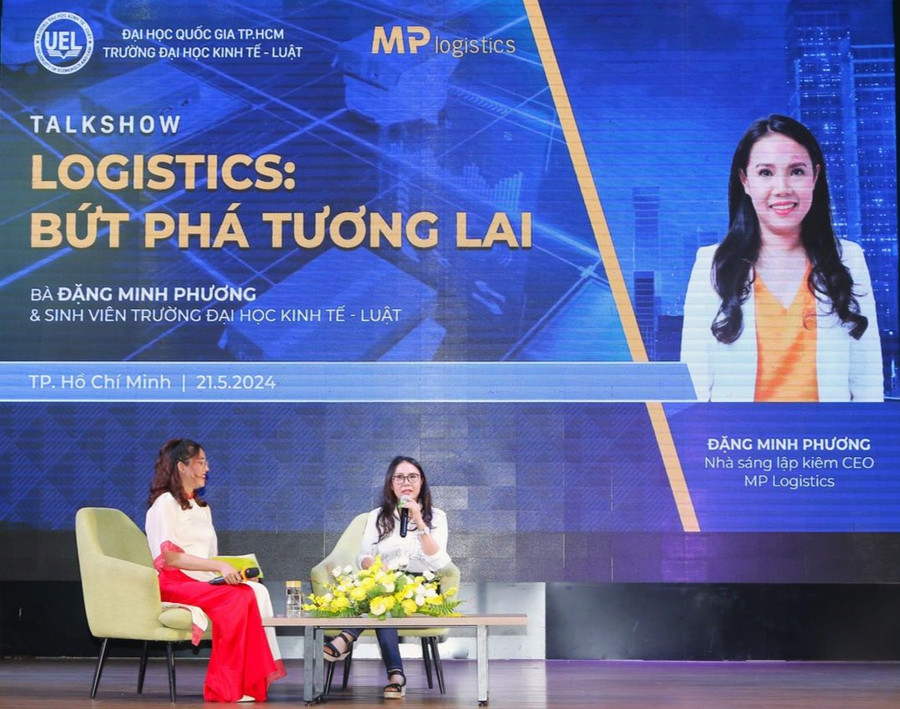 Bà Đặng Minh Phương chia sẻ về ngành Logistics với sinh viên Trường Đại học Kinh tế - Luật, Đại học Quốc gia TPHCM. Ảnh: Linh Phương Bà Đặng Minh Phương chia sẻ về ngành Logistics với sinh viên Trường Đại học Kinh tế - Luật, Đại học Quốc gia TPHCM. Ảnh: Linh Phương
