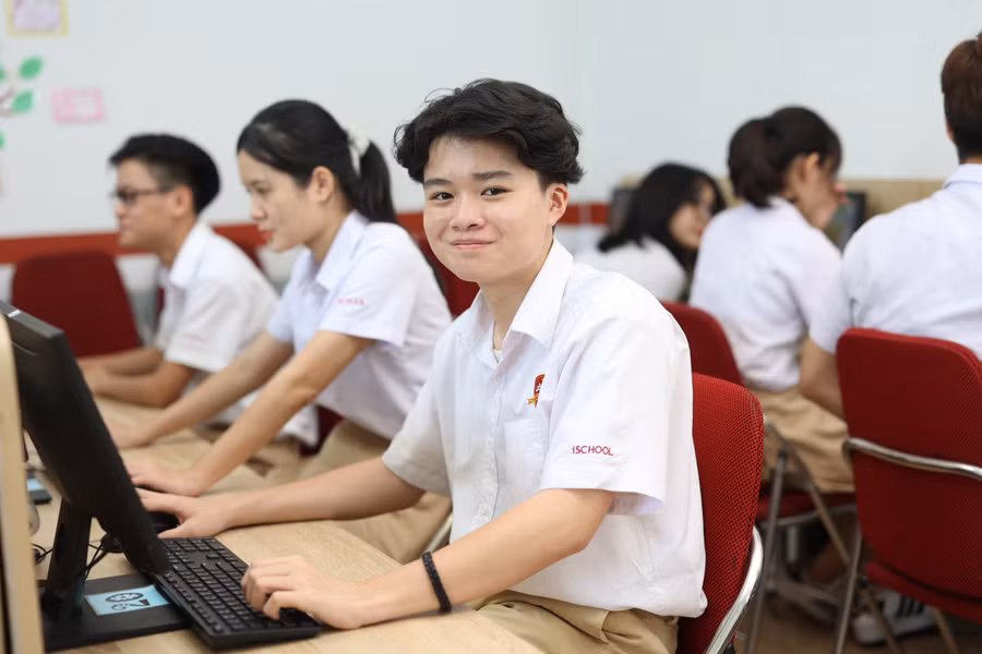 Học sinh dễ dàng kết nối với thầy cô, bạn bè khắp nơi nhờ phương pháp học blended learning