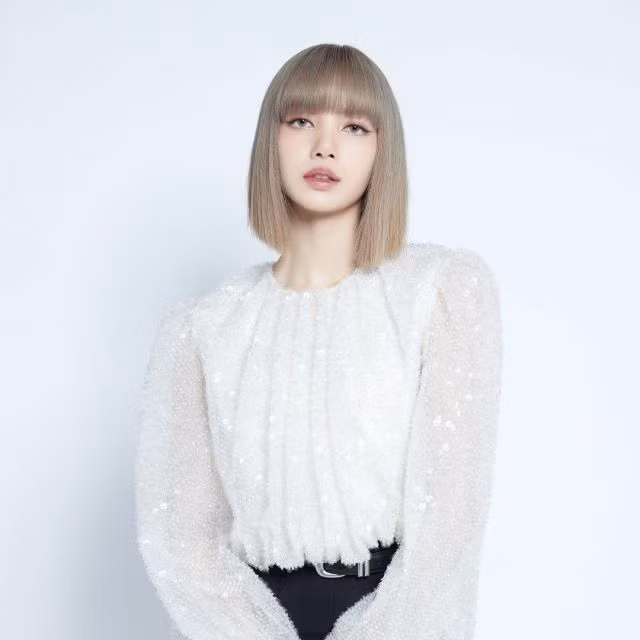 Lisa (Blackpink) và V (BTS) lọt Top nghệ sĩ châu Á có sức ảnh hưởng nhất thế giới ảnh 1